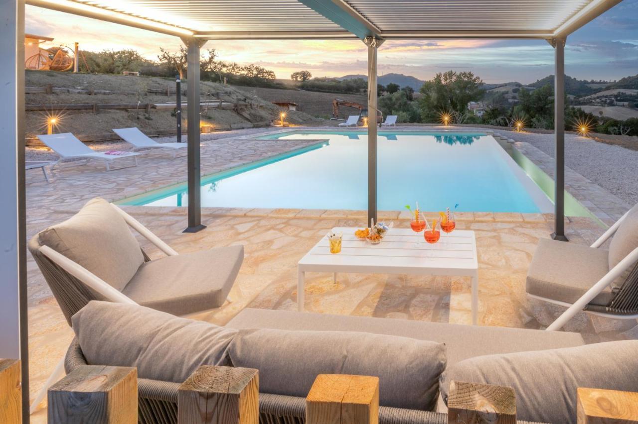 Casal Del Sole - La Ginestra Apartment Montefelcino Bagian luar foto