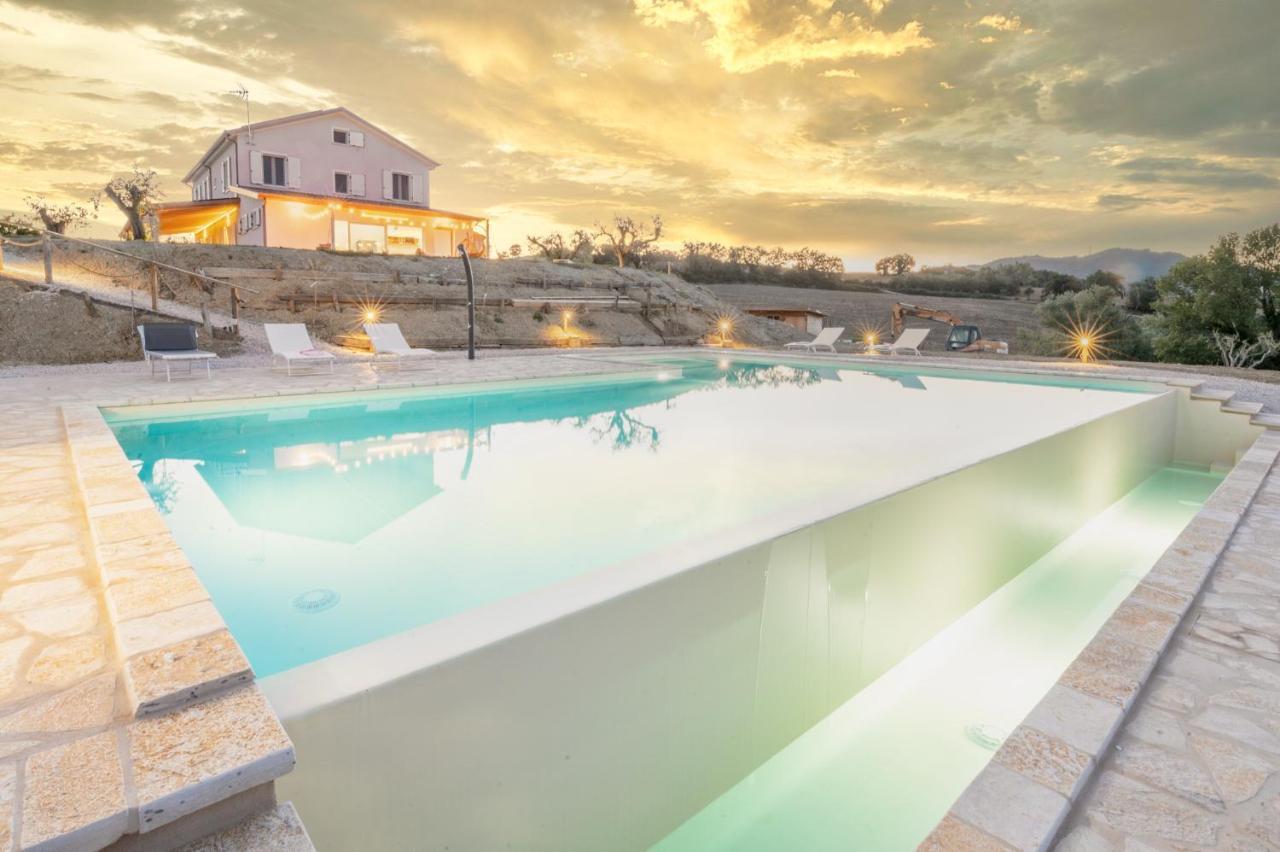 Casal Del Sole - La Ginestra Apartment Montefelcino Bagian luar foto